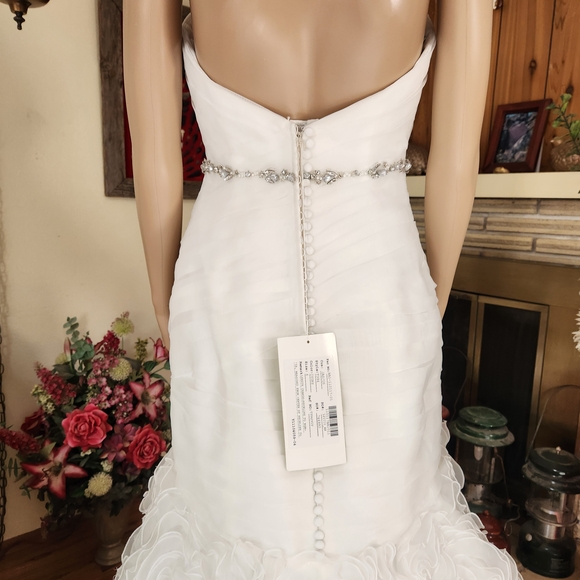 NWT Jasmine Bridal Ivory Wedding Gown | Style T394 | Size 6  - Picture 6 of 16